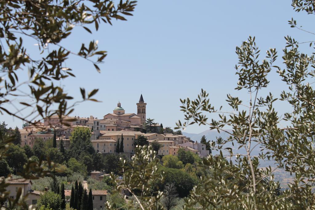 Residenza Sant'Emiliano Hotel Trevi Exterior foto